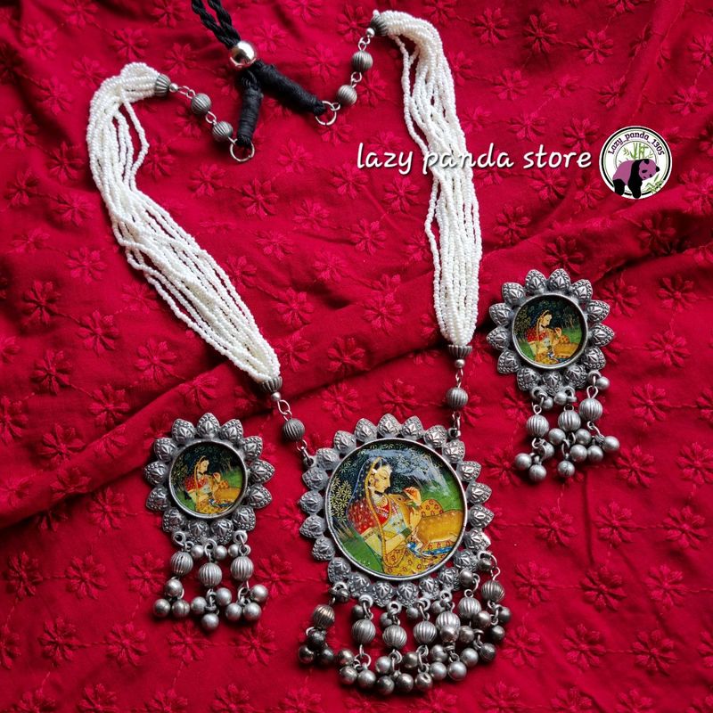 Radharani Black Polish Necklace Set