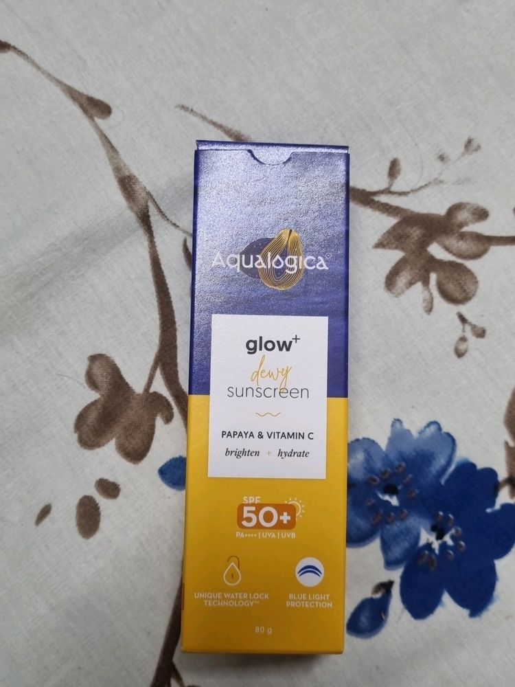 Aqualogica  Glow+ Dewy Sunscreen