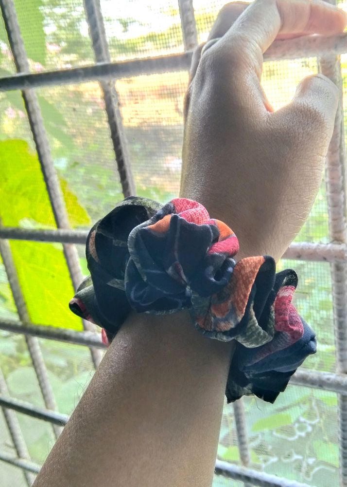 Black Scrunchies.