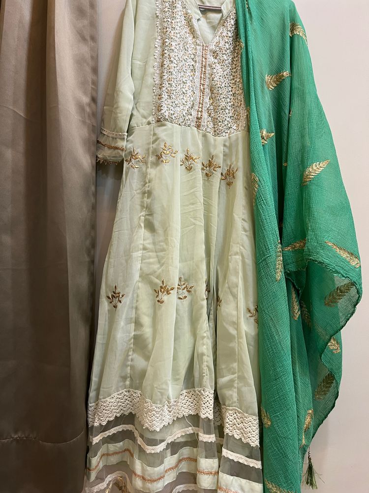 Ethnic Gown With Dupatta😍