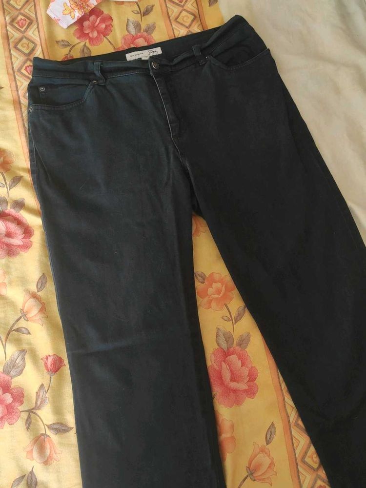 Women's Straight Cut Jeans