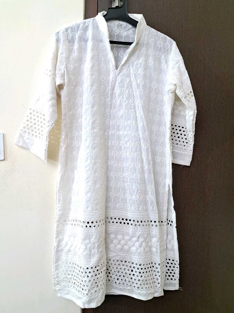 White Embroidered Kurta