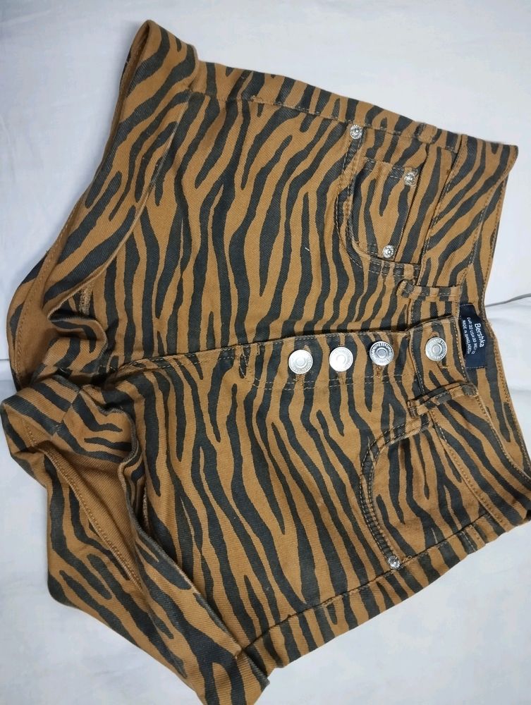 Animal print short shorts