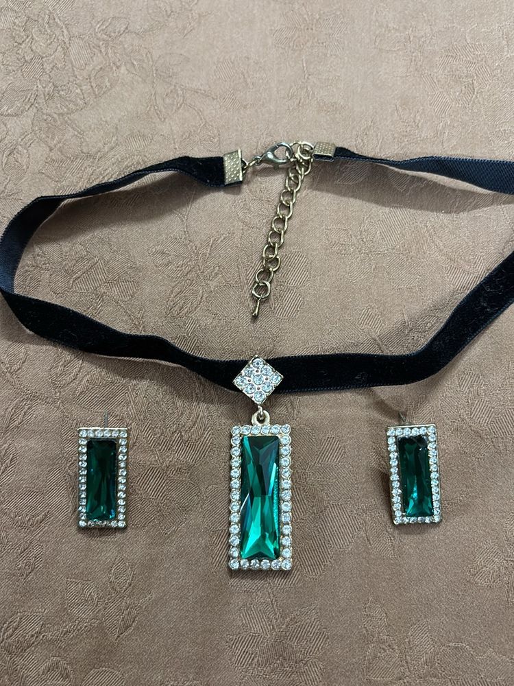 Choker And Emerald Earrings