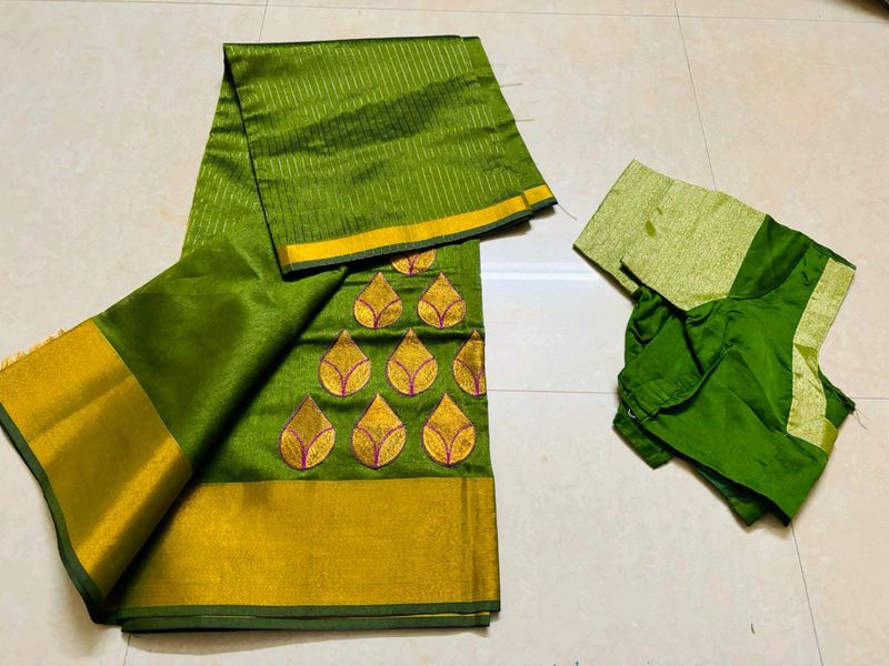 Green Saree With Blouse