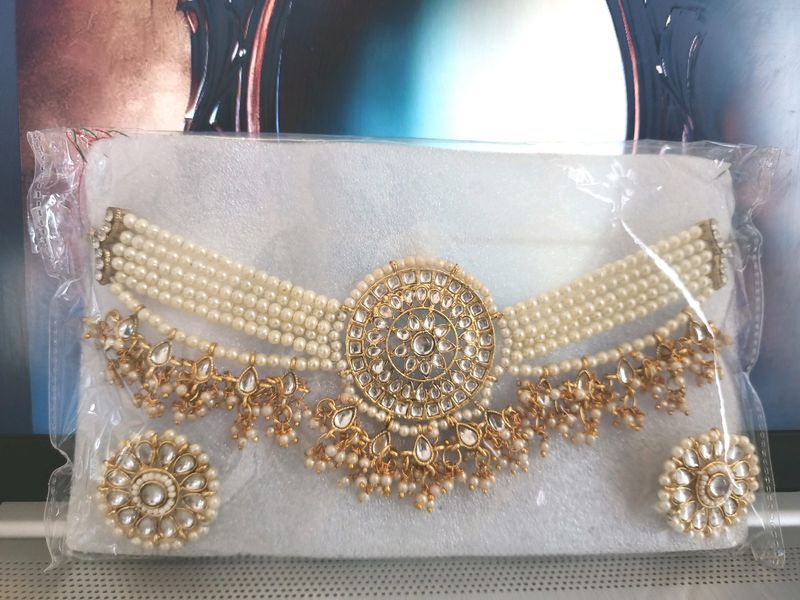 Pearl And Kundan Set