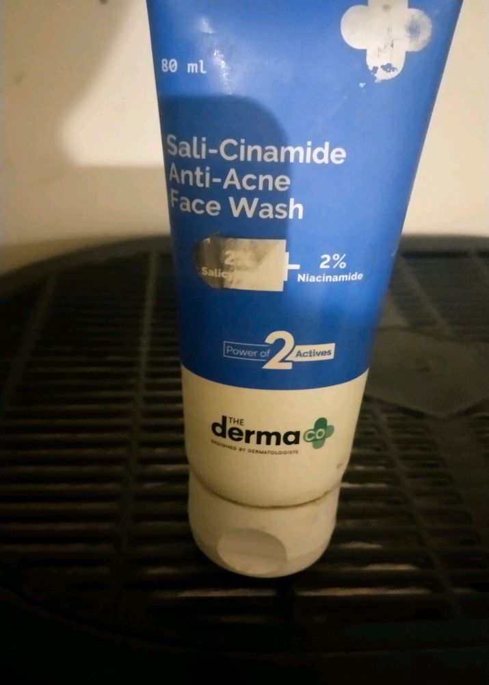 Sali Cinamide Facewash Derma Co