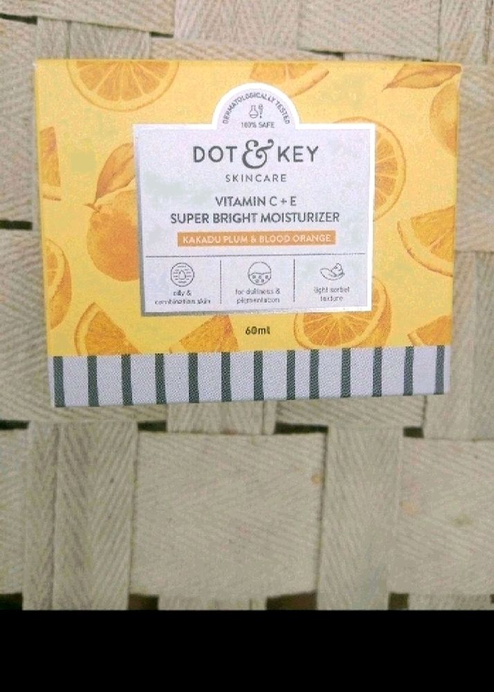 Dot Nd Key Vitamin c E Moisturizer New