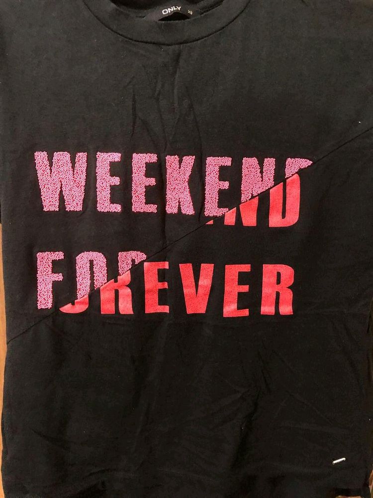 Weekend Forever Tshirt Black