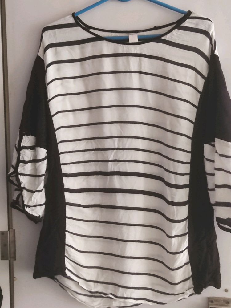 Tshirt For Women With Black Striped Top