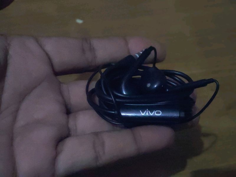 brand new vivo handsfree just rs.160