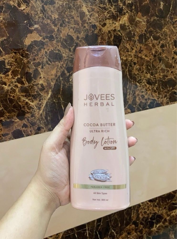 Jovees Seal Packed Body Lotion