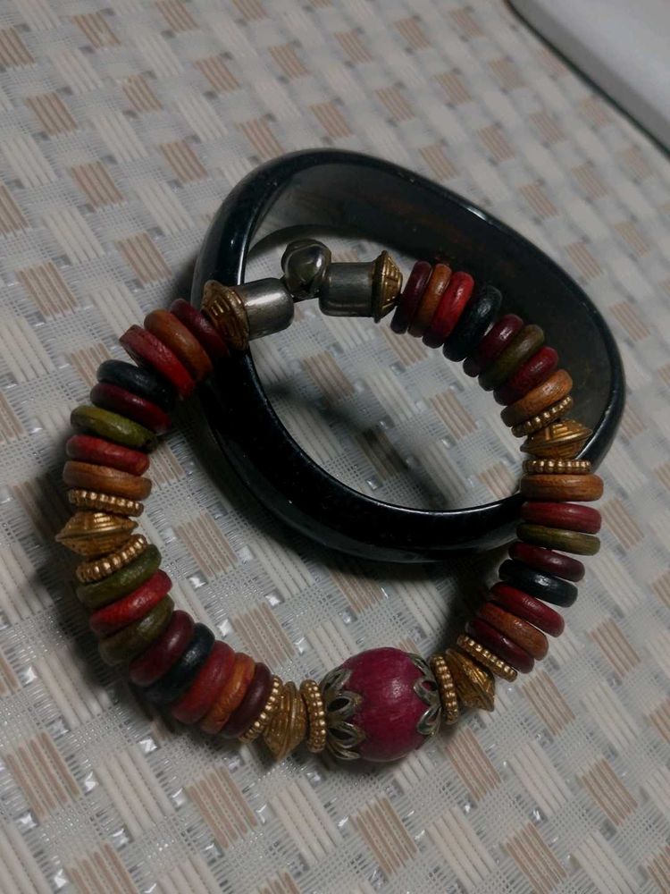 This Is a Traditional Jaipuri Bangles