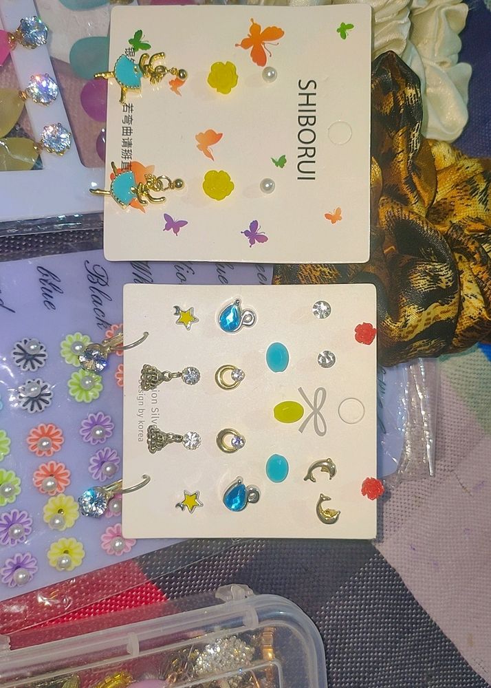 👸🏻Korean Earrings,2 Cards And Scrunchies