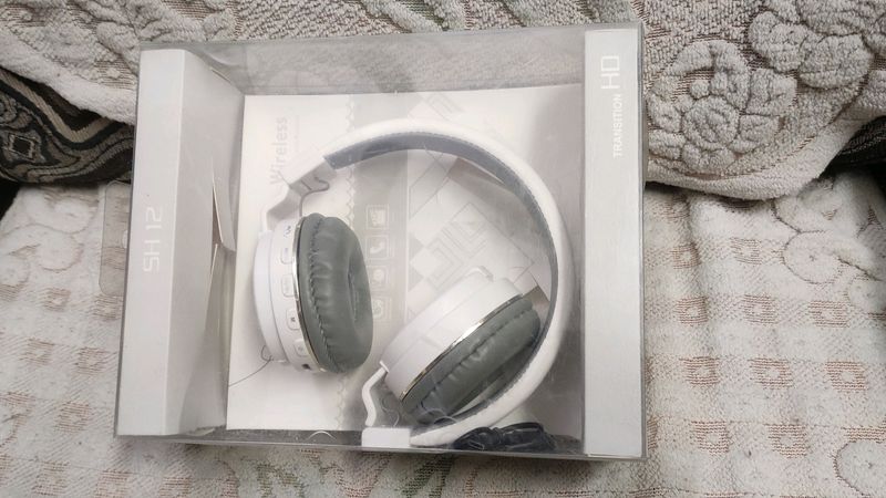 SH-12 Wireless Headphones With Mic