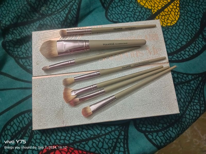 Makeup Brushes