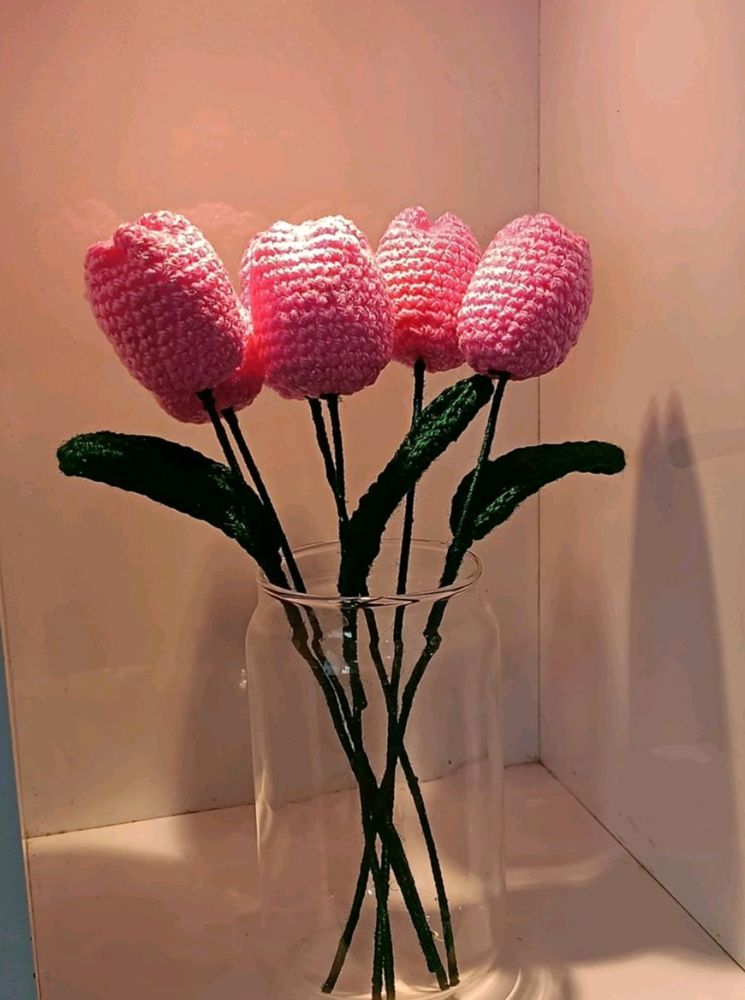 Set of 6 pink Crochet tulips