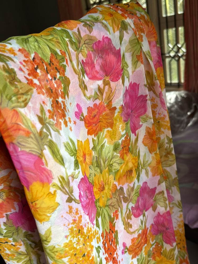 Women Floral Saree