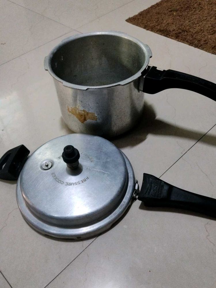 5 Ltr Aluminium Pressure Cooker Used