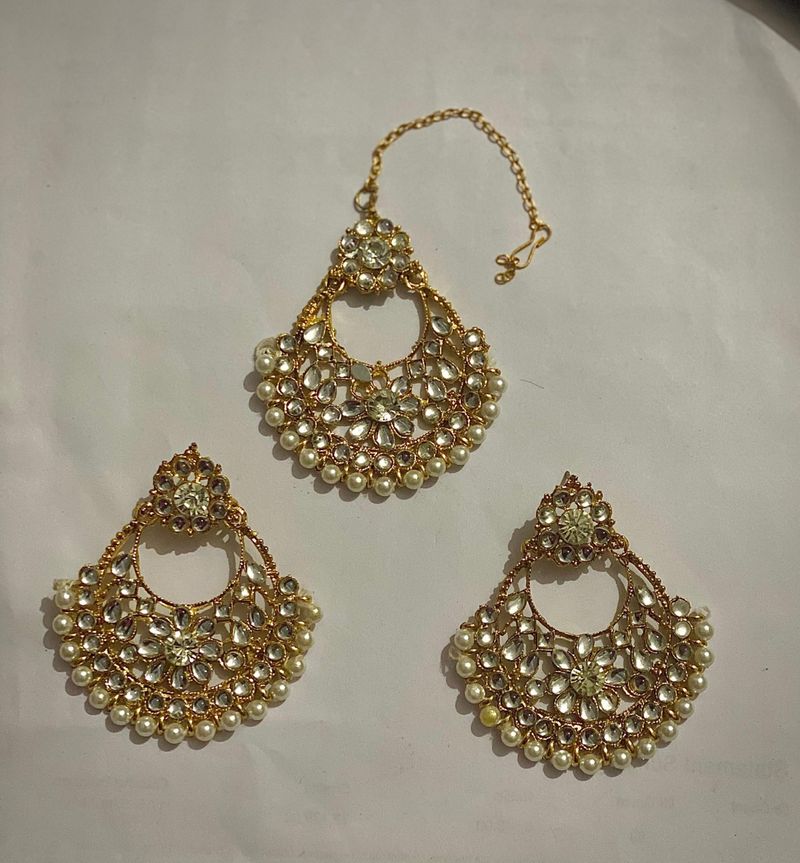 Set Of Earings And Maangtika