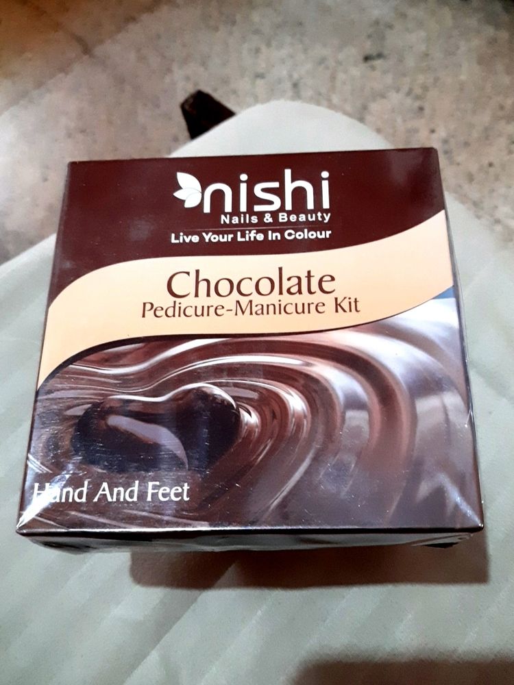 Nishi CHOCOLATE PEDICURE - MANICURE KIT