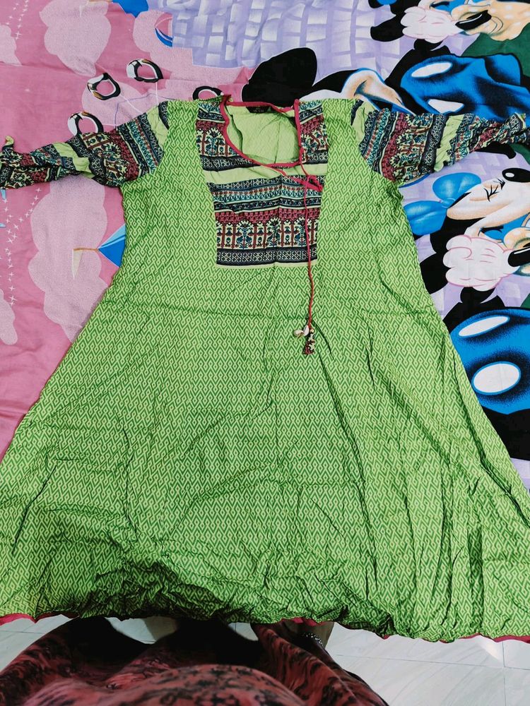 Green Kurti