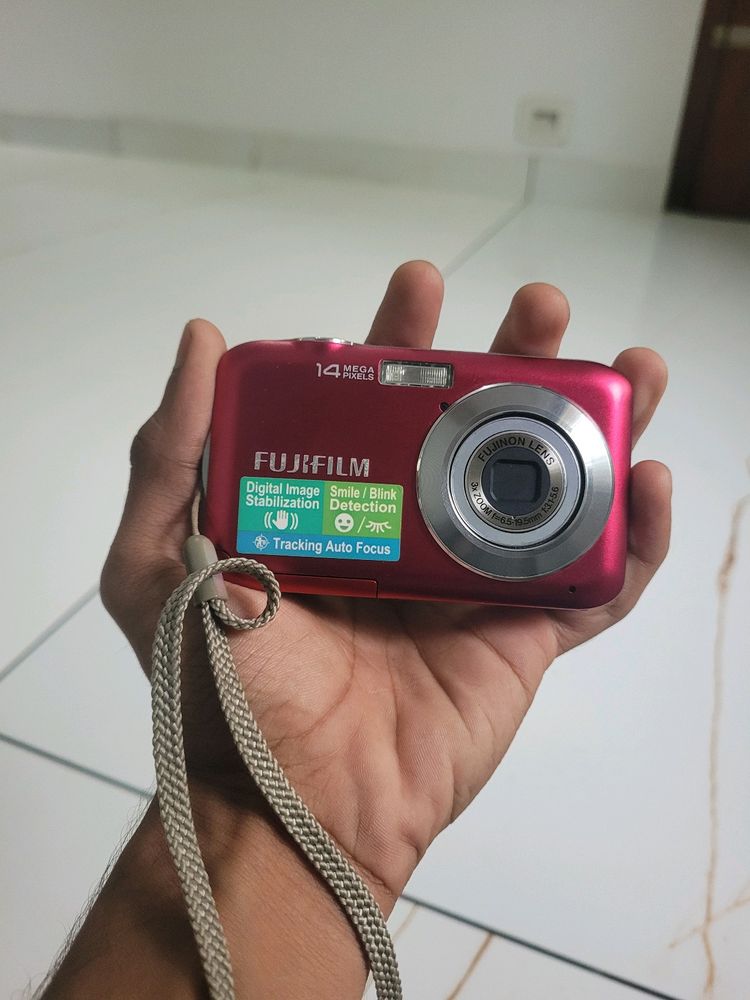 FUJIFILM JV200 Digital Camera