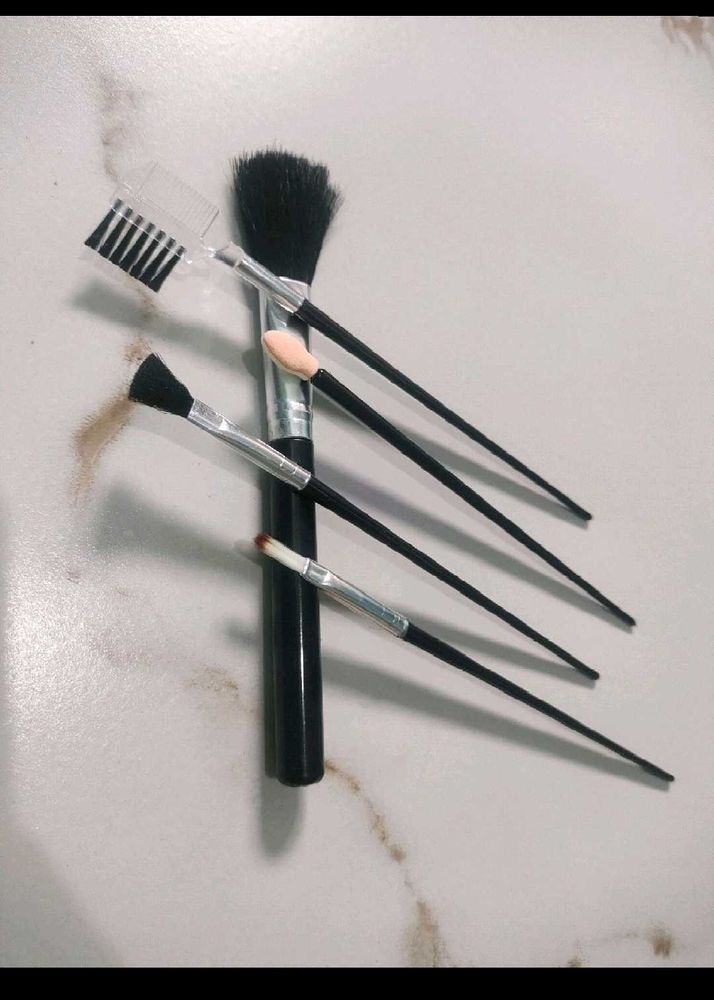 MHD Brand New 5 Mackup Brushes Set