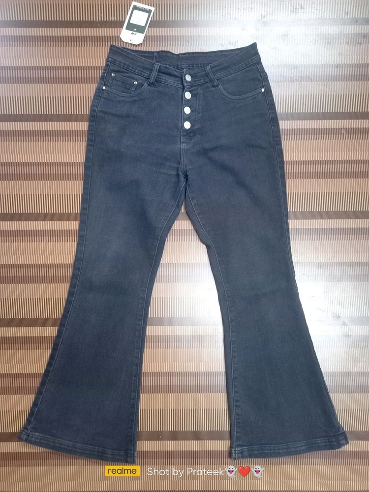 (B-26) 28 Size Flared Jeans