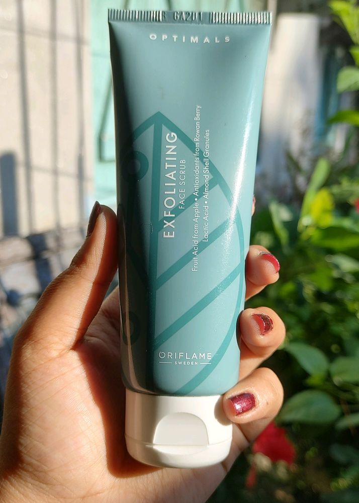 OPTIMALS Exfoliating Face Scrub (Oriflame)