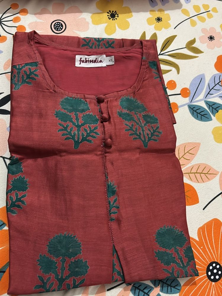 Short Maroon And green Kurti