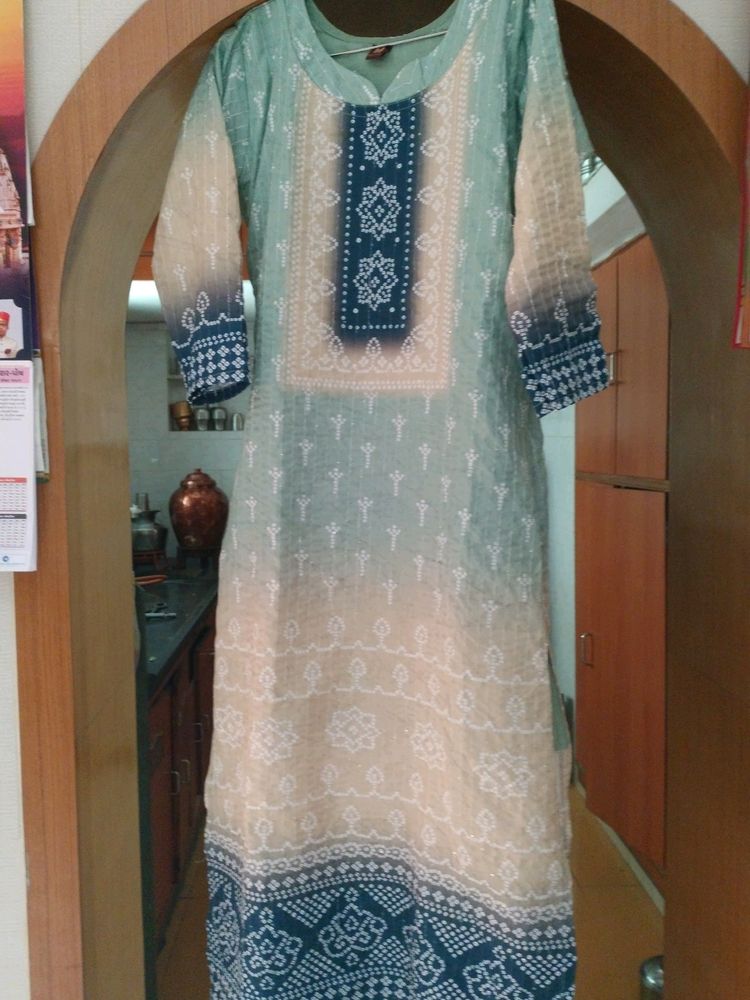 Threading Mirror Line Kurti