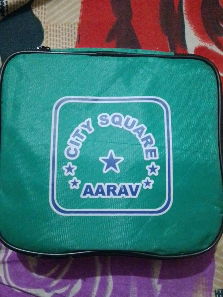 Lunch Box Set With Its Bag