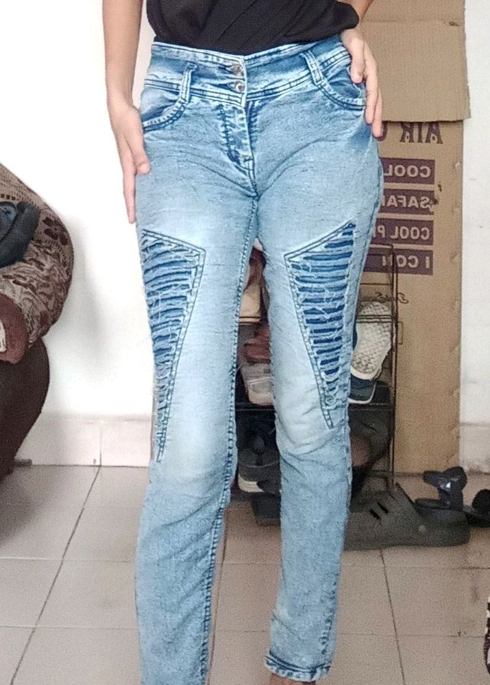 SkinFit Ice Blue Jeans
