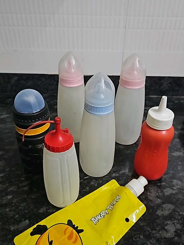 Squeeze Bottles (5), Sippers (2)