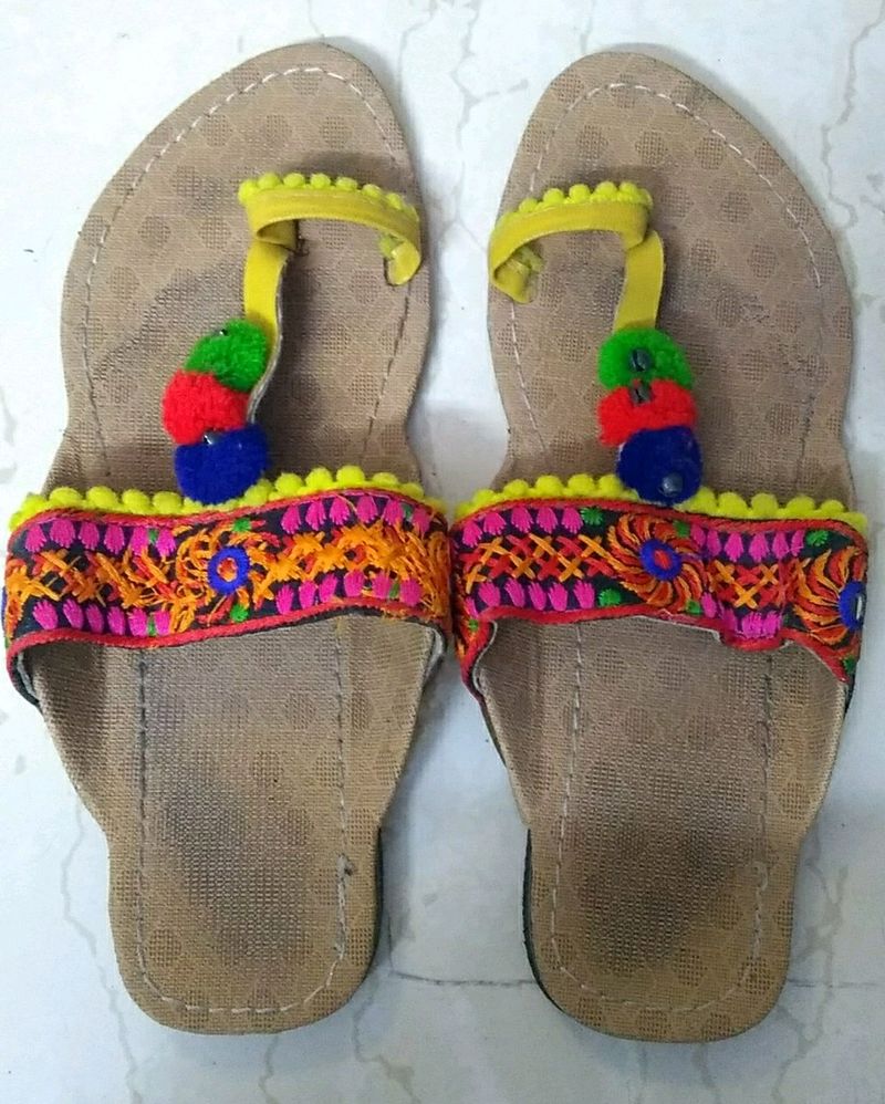 Kolhapuri style chappal