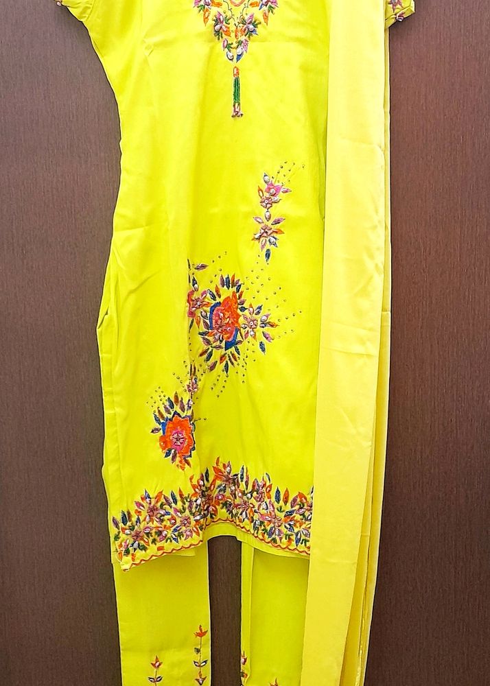 A Preety Kurta With Chunni & Pajami