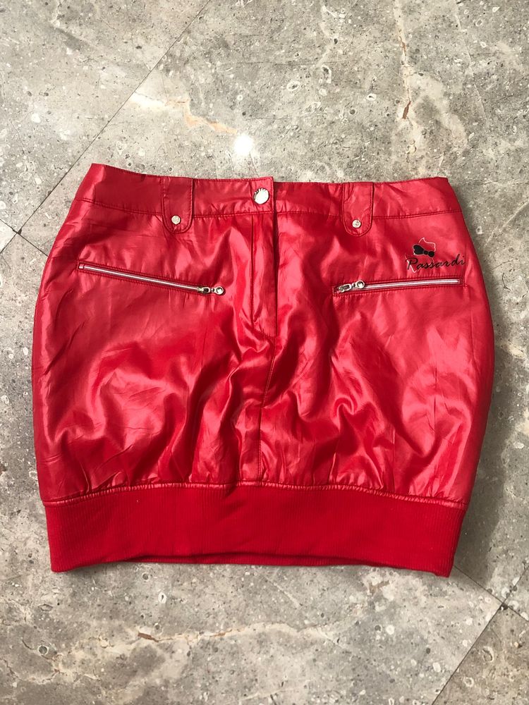 red shorts