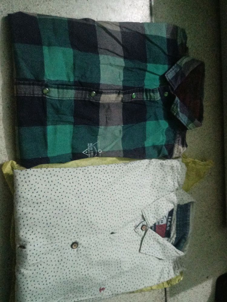 2 Combo Shirts L size.