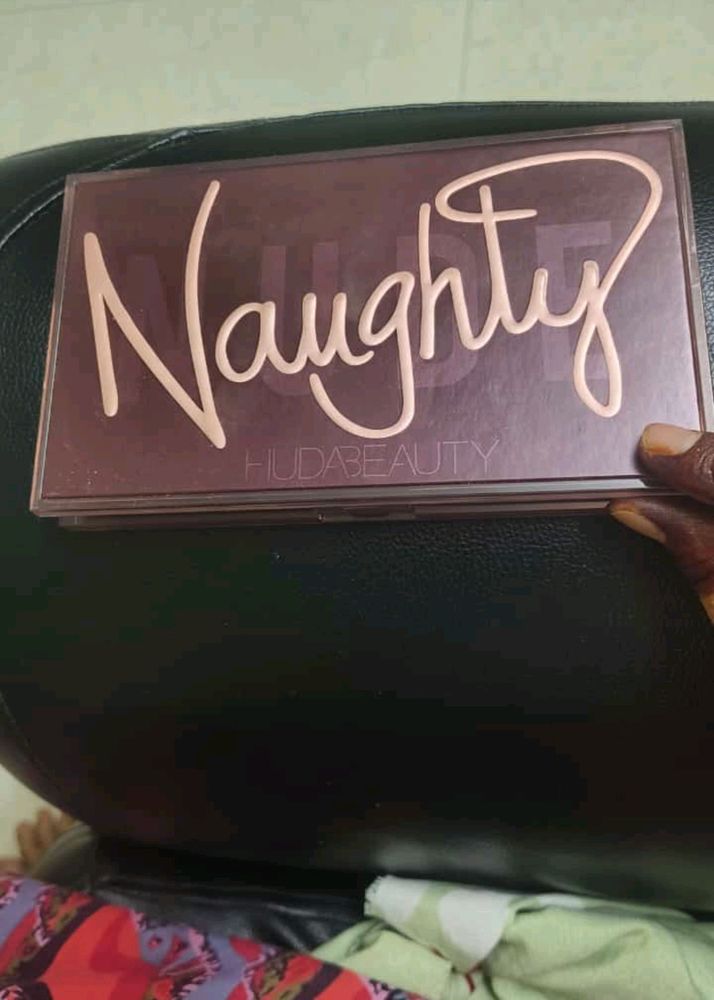 Huda Naughty Palette