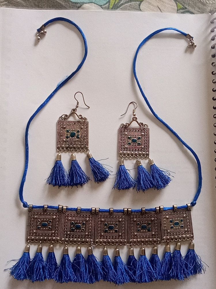 Necklace & earrings