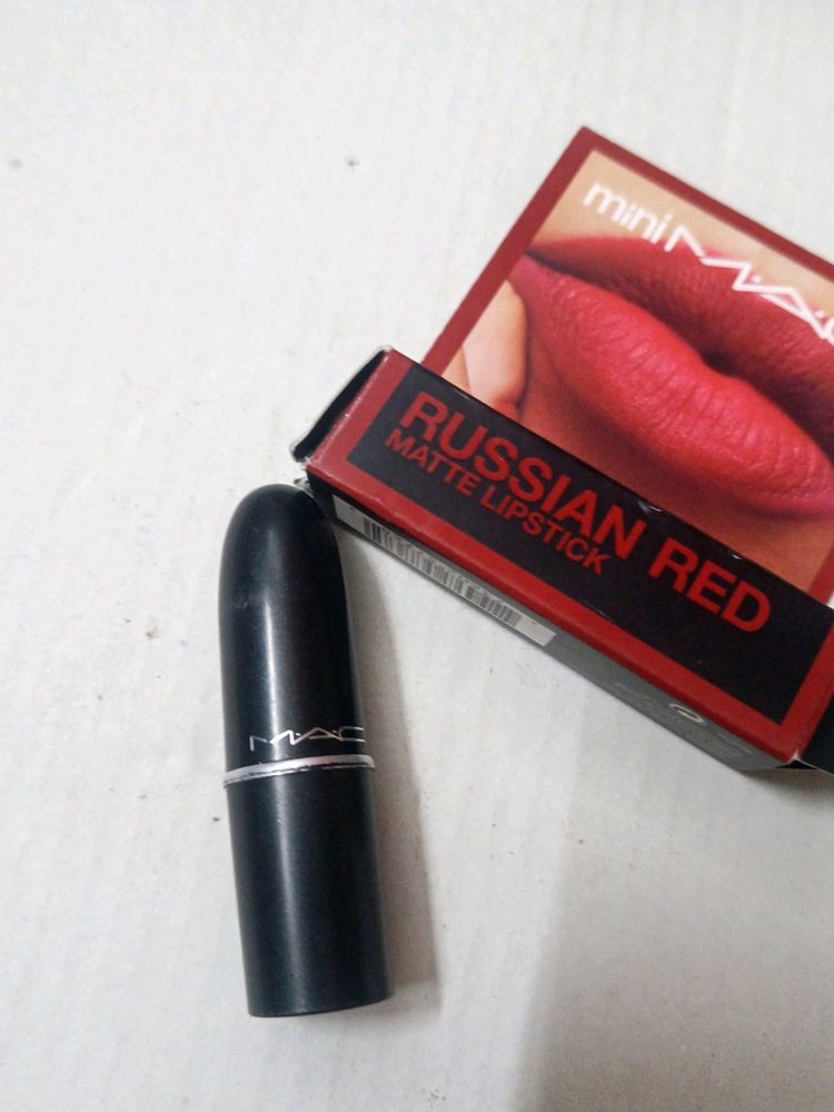 🤯price dropped 🤯 Mac Russian Red Lipstick