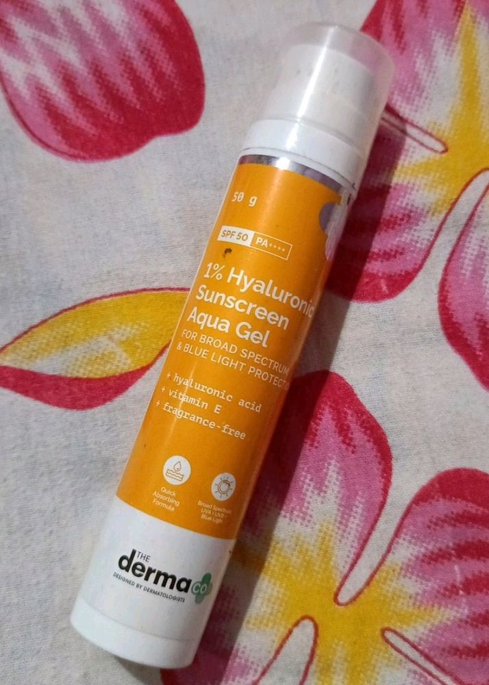 Derma Co Hyaluronic Acid Sunscreen