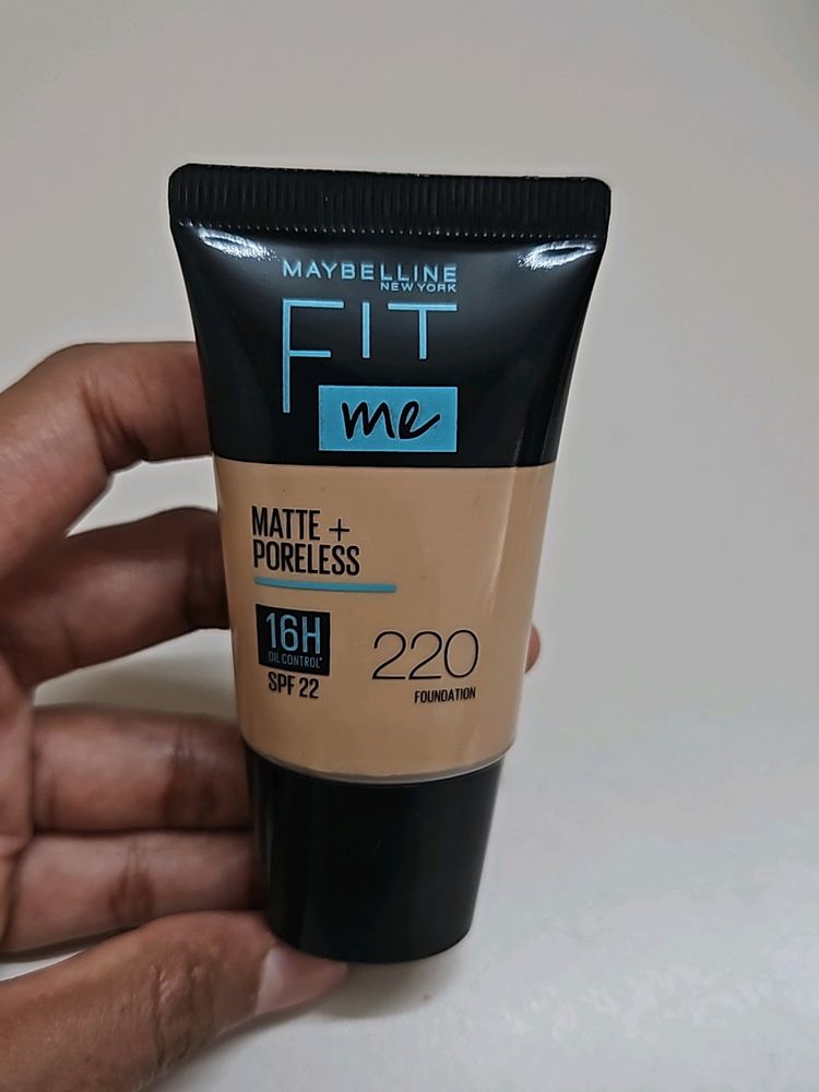 Maybelline Fit Me Foundation - Shade 220