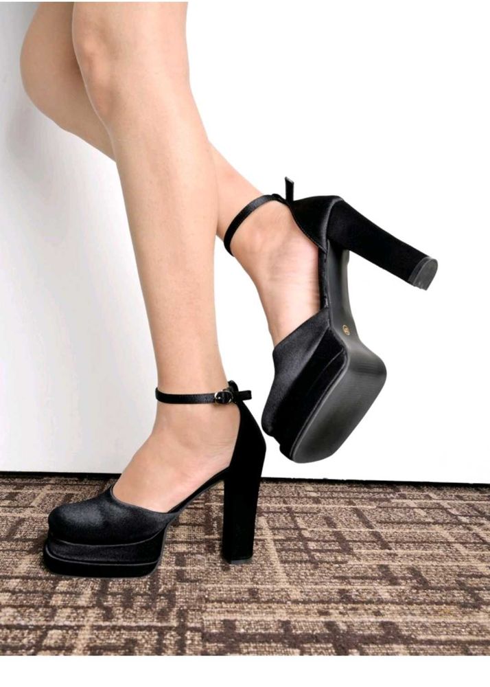 Shoetopia Black Platform Heels