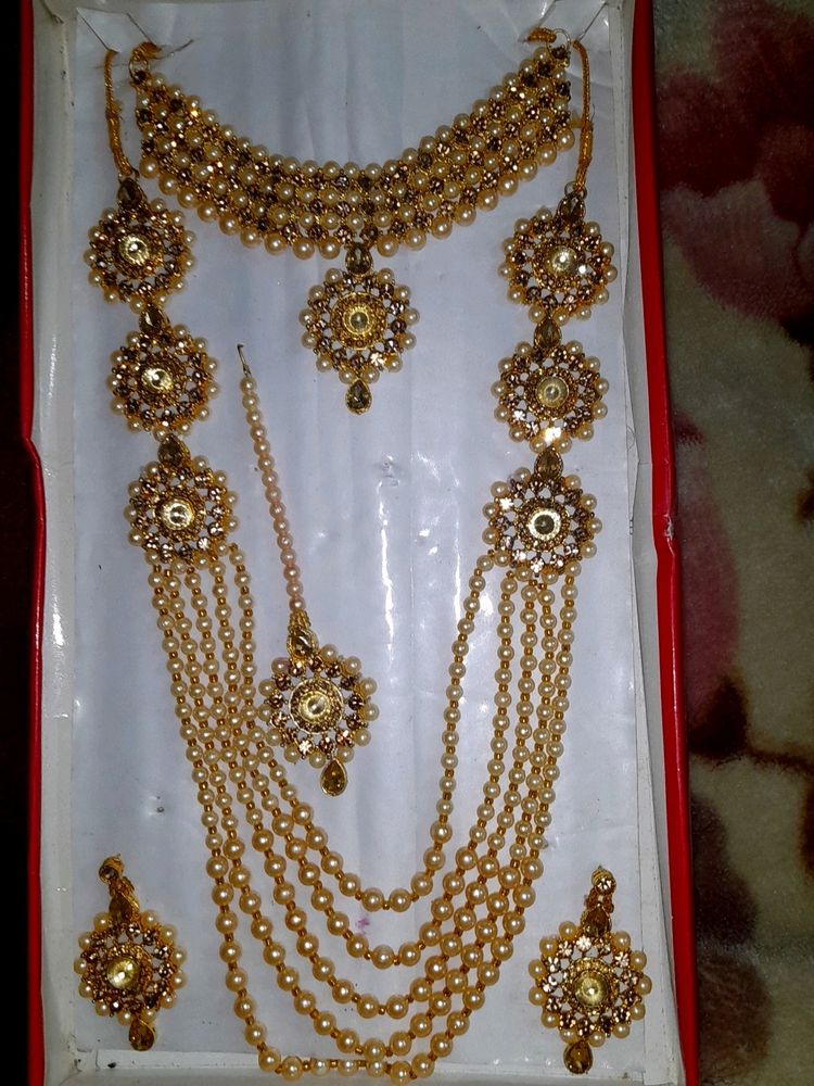 Golden Jewellery Sets (Two Neckpieces One Pair Of