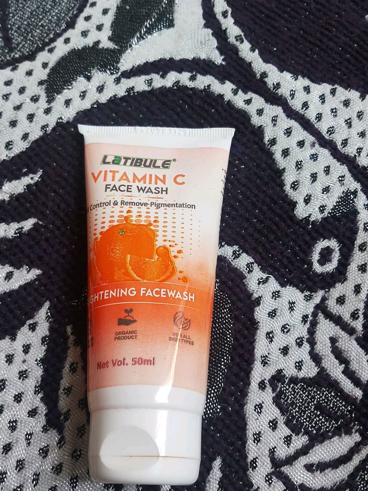 Vitamin C Facewash For Dark Spots Nd Pigmentation