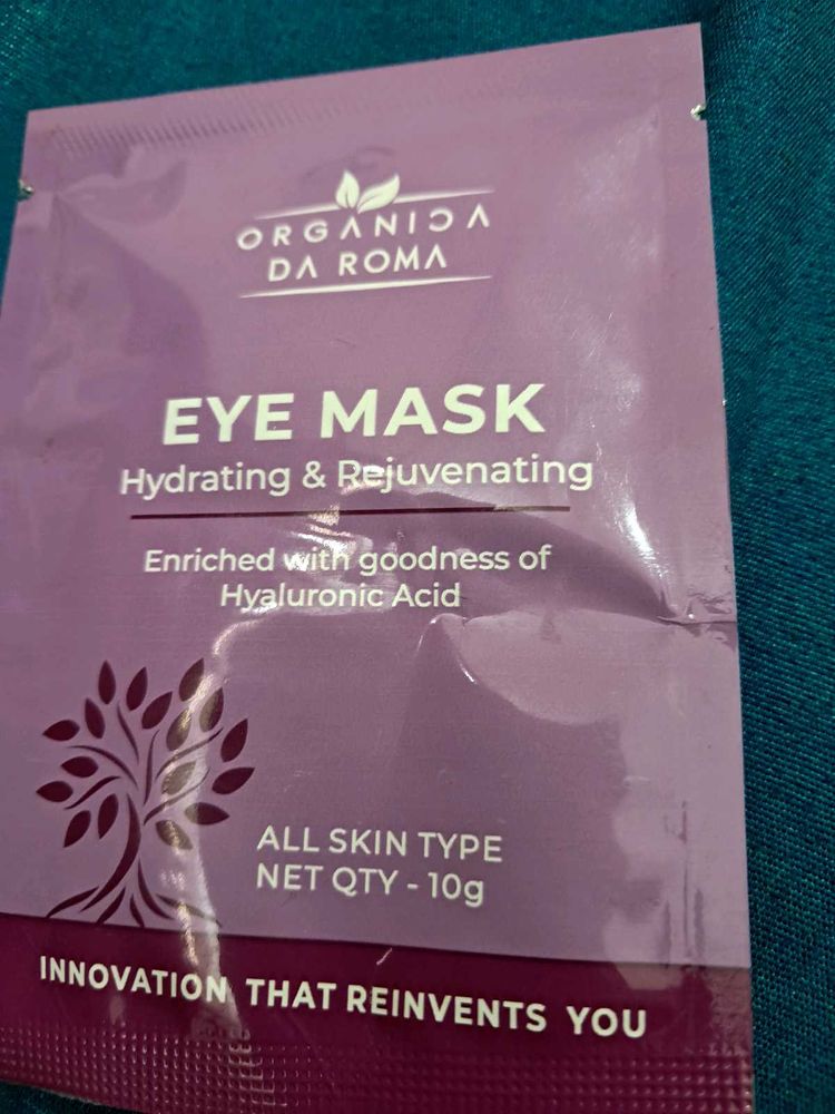 Eye Mask: Enriched With Hyaluronic Acid