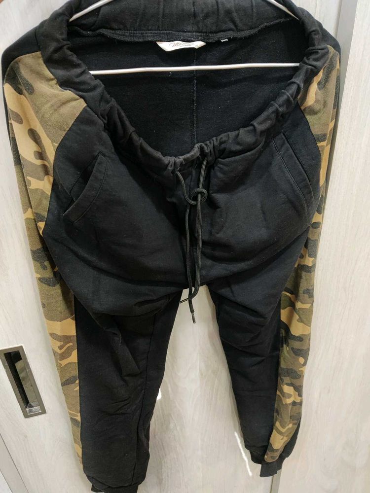 Black & Camforge | Sweatpants | Size 28