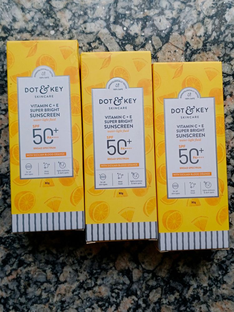 DOT & KEY Vitamin C + E Super Bright Sunscreen Spf 50|Water-Light,UVA/UVB & Blue Light Protection|For Even Toned & Glowing Skin|With Liquid Spf 50+++|No White Cast,|For All Skin Types